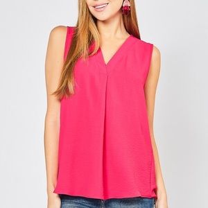 Sleeveless vneck top